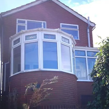 3 Bed House With Exceptional View Villa Batley Exterior photo