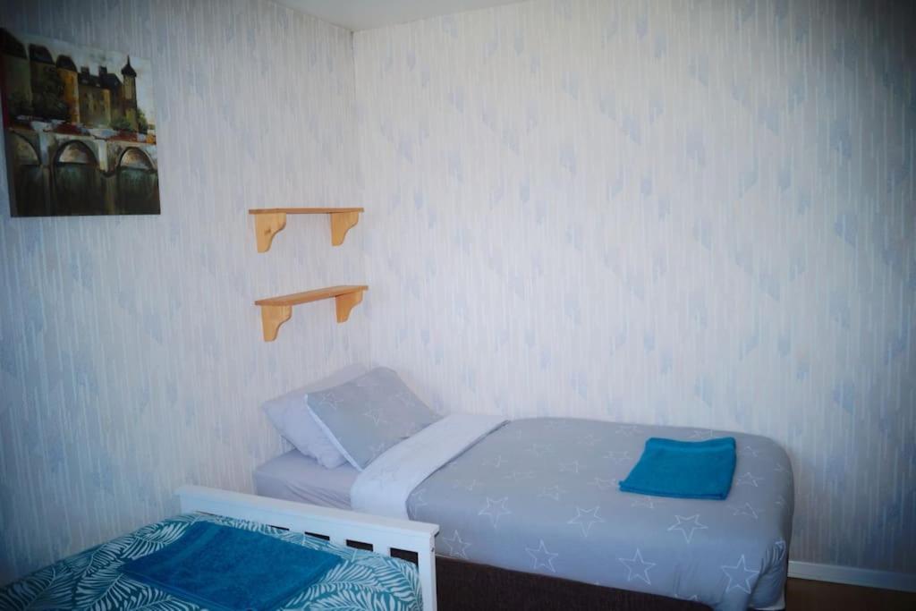 3 Bed House With Exceptional View Batley