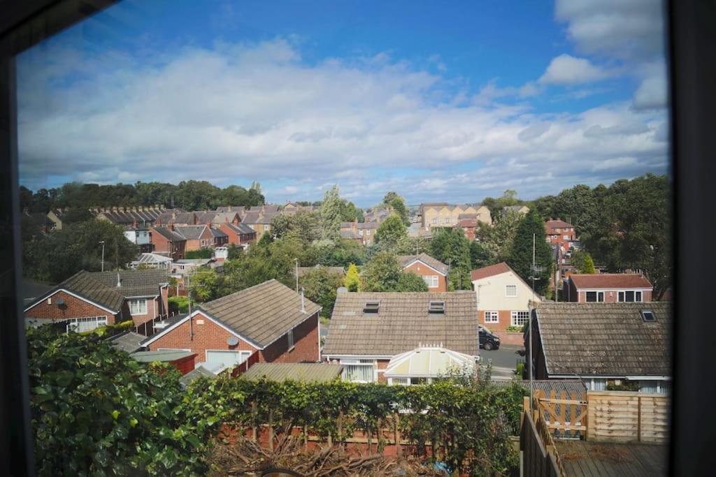 Holiday home 3 Bed House With Exceptional View Batley